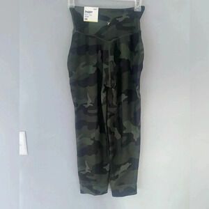 Old Navy Crop High Rise Jogger Women XS Camouflage Camo Pants New NWT